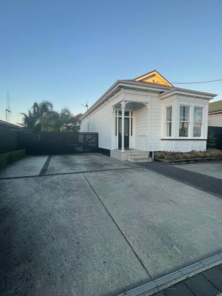 239 Ruahine Street, Roslyn, Palmerston North - Carousel 1