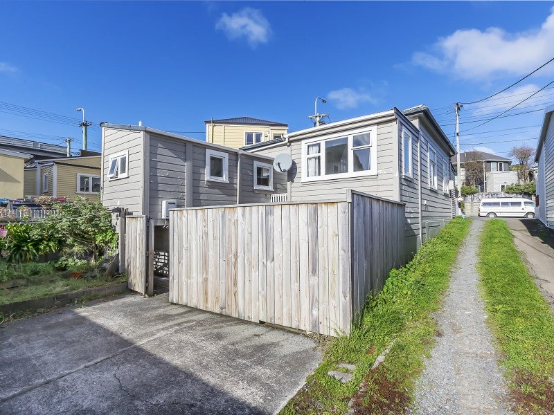 2 Luxford Street, Berhampore, Wellington - Carousel 1