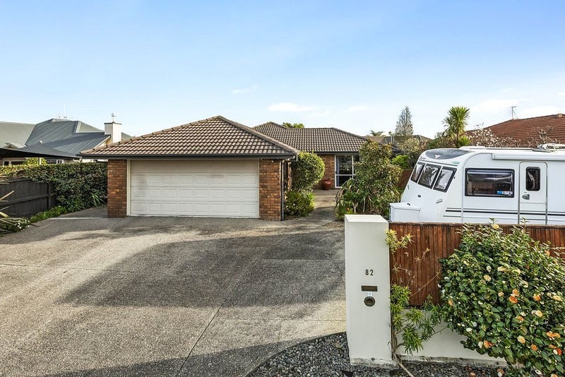 82 Huntington Drive, Huntington, Hamilton - Carousel 1