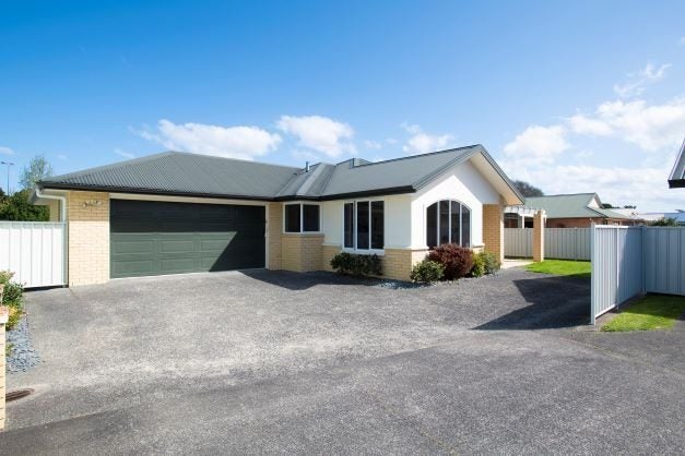 38 Potae Avenue, Lytton West, Gisborne - Carousel 1
