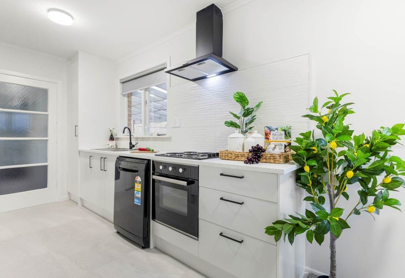 11 Orchard Rise, Rosehill, Papakura - Carousel 2