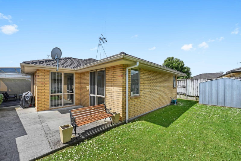 6 Saint Johns Avenue, Hamilton East, Hamilton - Carousel 2