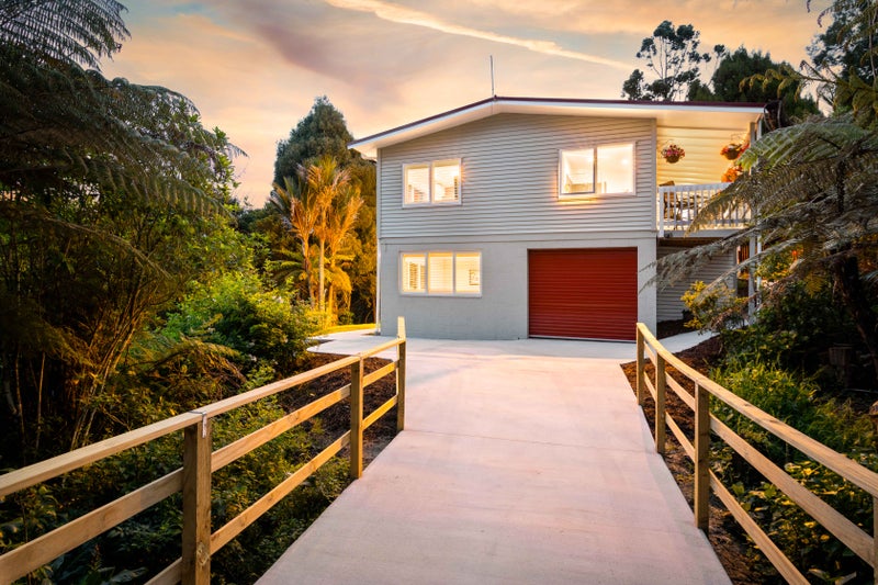 21 Rauhuia Crescent, Parau, Auckland - Carousel 2