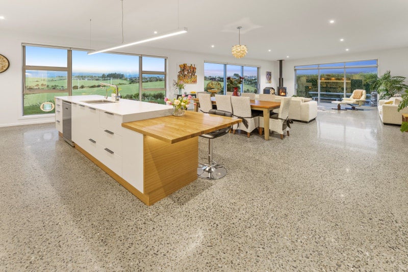 6 Shirtcliff Lane, Redwood Valley - Carousel 1