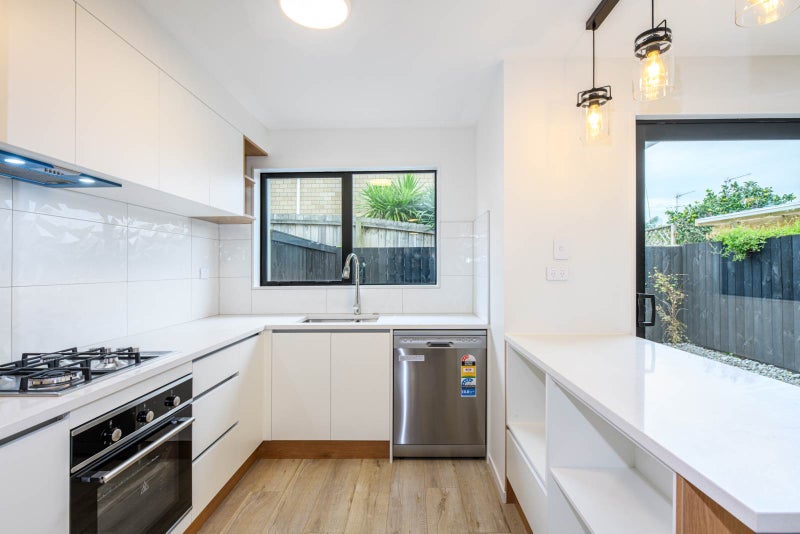 14F Ellen Avenue, Hillcrest, Auckland - Carousel 1