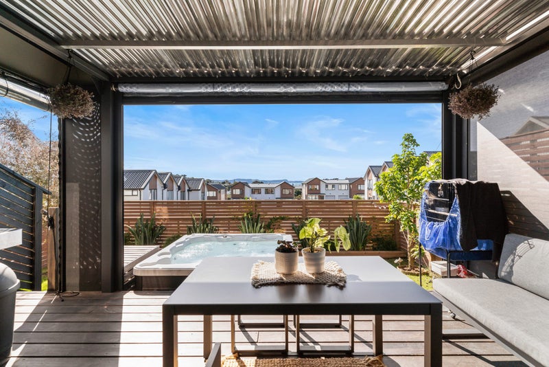 15 Seafarer Crescent, Stanmore Bay, Whangaparaoa - Carousel 2