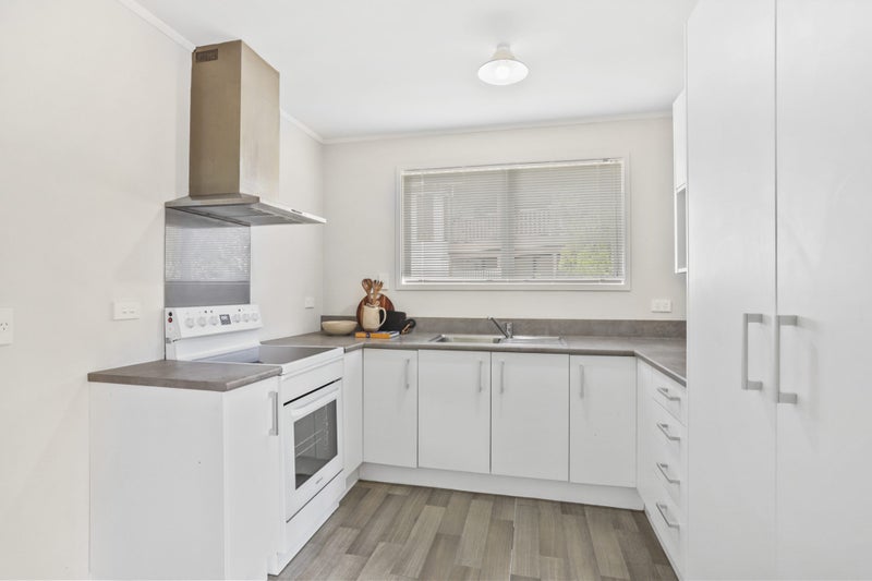 100 Solar Road, Glen Eden, Auckland - Carousel 2