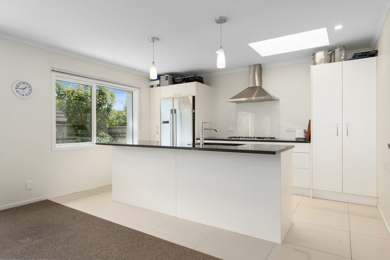 15 Resolution Drive, Whitby, Porirua - Carousel 2