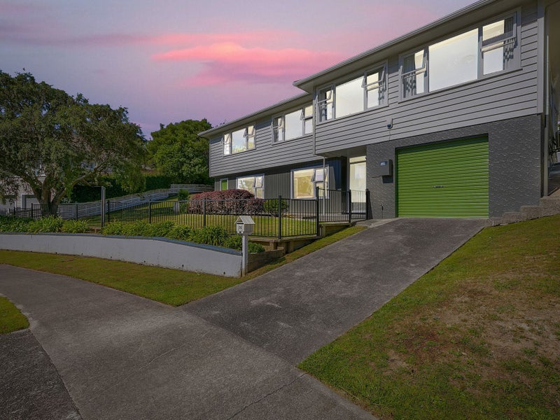 35 Pembroke Street, Tawa, Wellington - Carousel 29