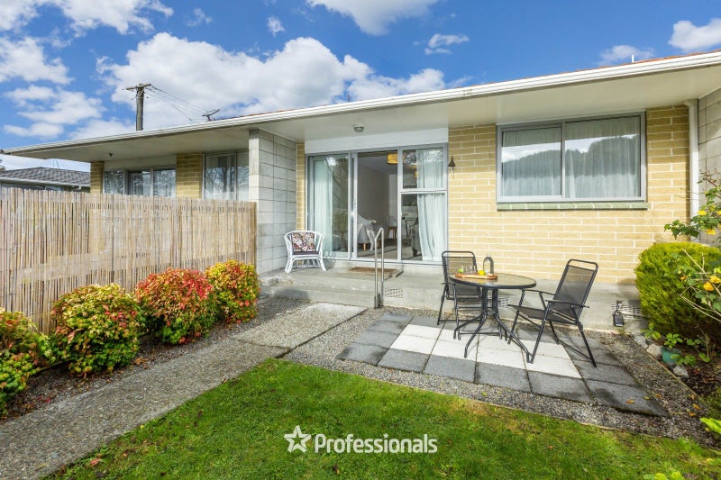 2/16 Riverbank Street, Ebdentown, Upper Hutt - Carousel 1