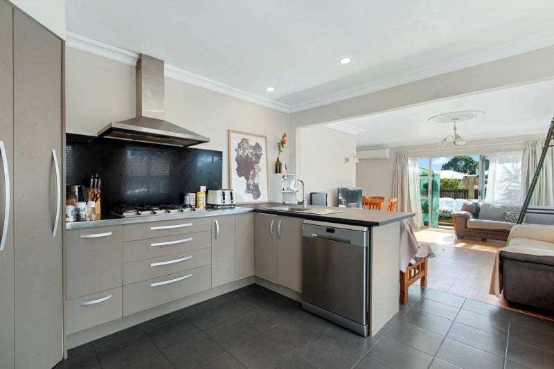 18 Watling Street, Gate Pa, Tauranga - Carousel 2