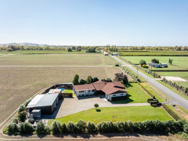 31 Carrick Road, Twyford, Hastings - Carousel 48