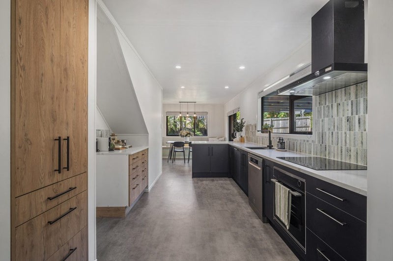 3 Libra Place, Kawaha Point, Rotorua - Carousel 1