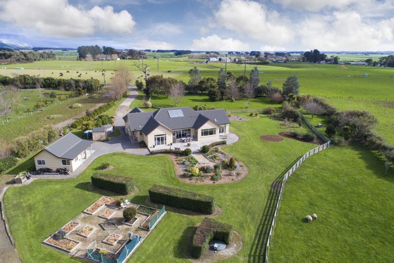 86 Currins Road, Linton, Palmerston North - Carousel 1