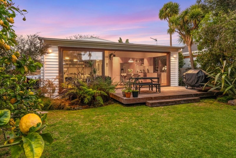 5 Calgary Street, Sandringham, Auckland - Carousel 2