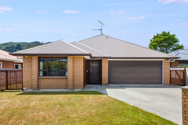 13 Woodland Grove, Wainuiomata, Lower Hutt - Carousel 1