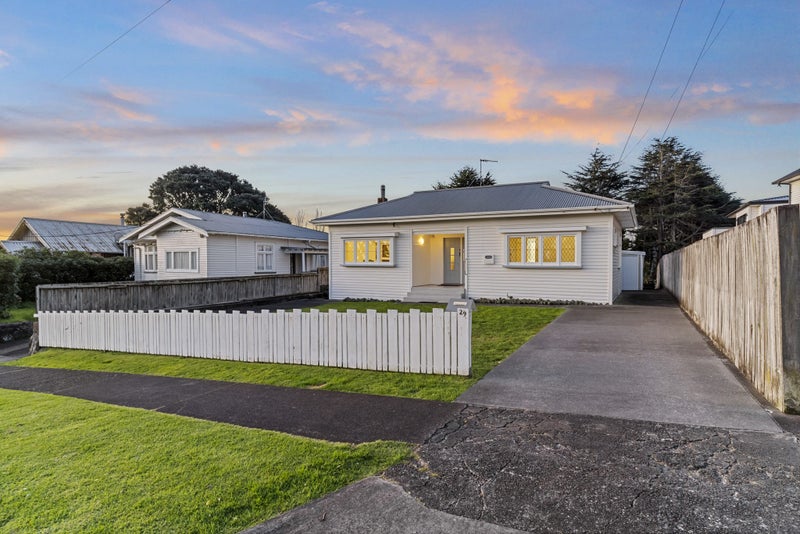 29 Fergusson Avenue, Sandringham, Auckland - Carousel 1