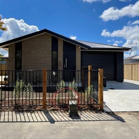 1/85 Montgomery Crescent, Bader, Hamilton - Carousel 1