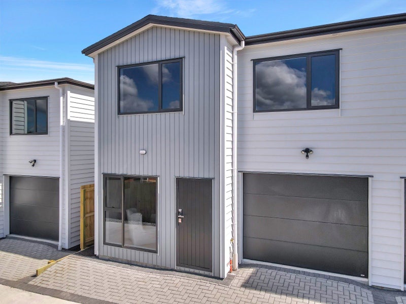 5/72 Howe Street, Howick, Auckland - Carousel 1