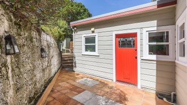 25 Hiropi Street, Newtown, Wellington - Carousel 1