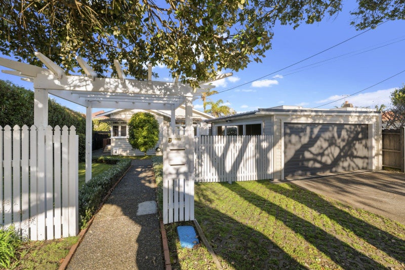 7 Bruce Street, Northcote Point, Auckland - Carousel 1