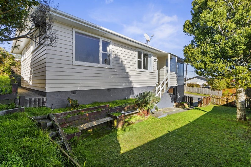3A Kinapori Terrace, Newlands, Wellington - Carousel 15