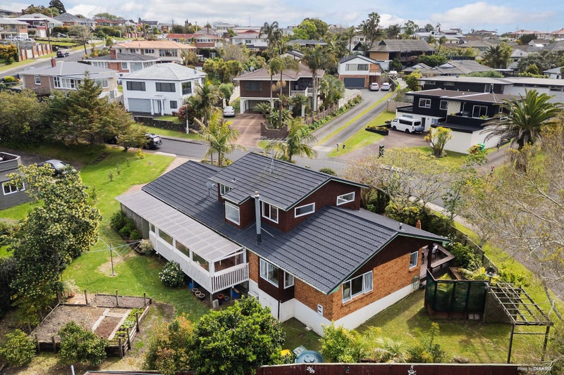 3 Highlight Parade, Te Atatu South, Auckland - Carousel 1