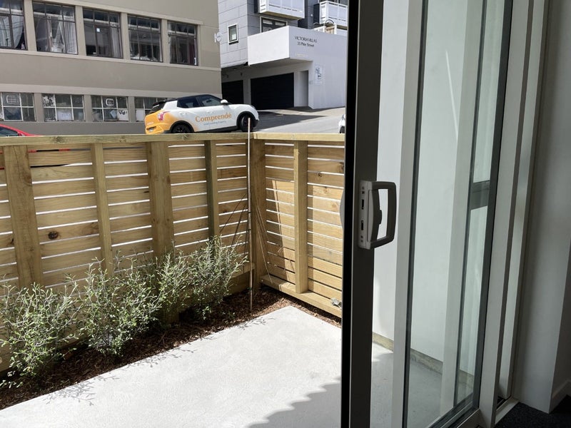 2/30 Pirie Street, Mount Victoria, Wellington - Carousel 23