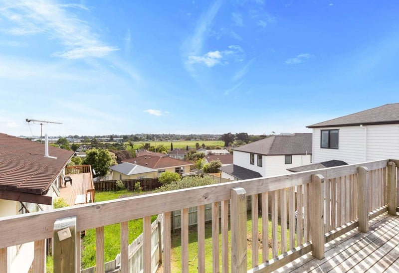 148A Aviemore Drive, Highland Park, Auckland - Carousel 2