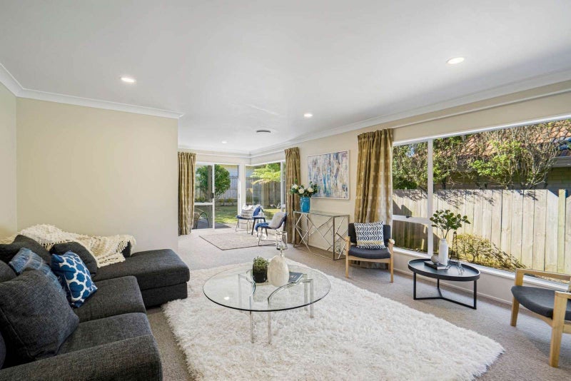 15 Amberwood Drive, Northpark, Auckland - Carousel 2