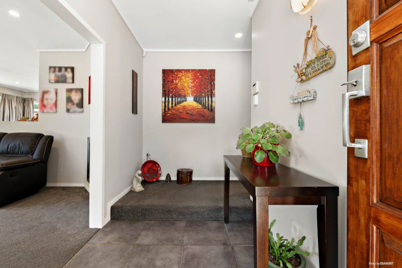 23 Himalaya Drive, Half Moon Bay, Auckland - Carousel 2