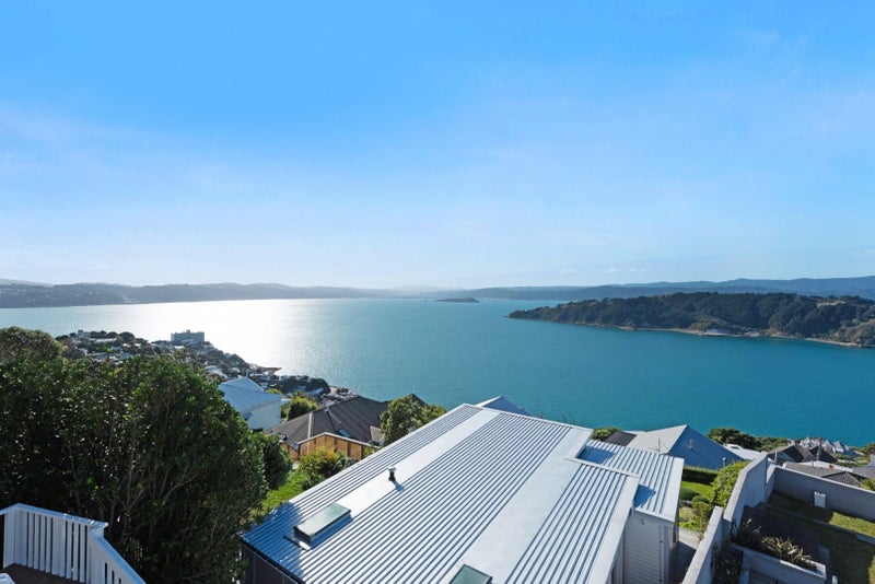 4/25 Thane Road, Roseneath, Wellington - Carousel 1