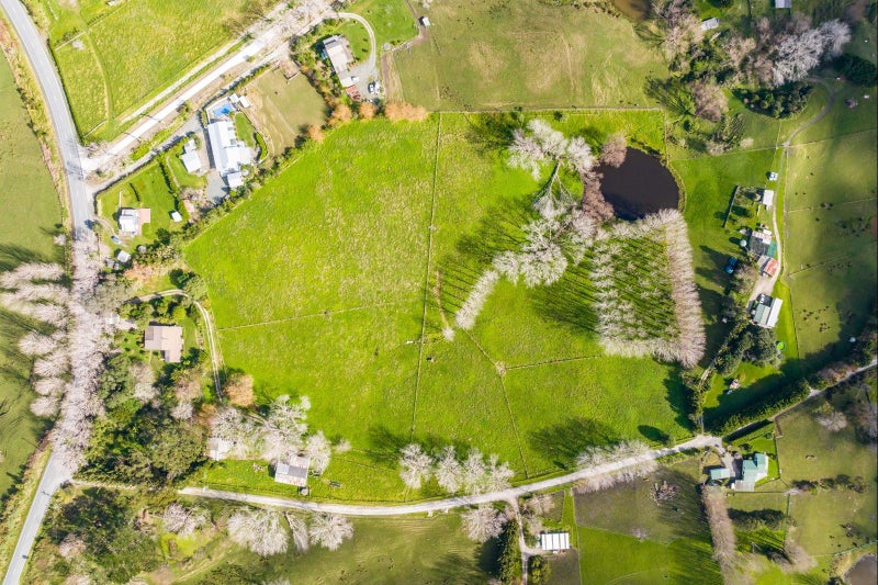 950 Oneriri Road, Kaiwaka - Carousel 1