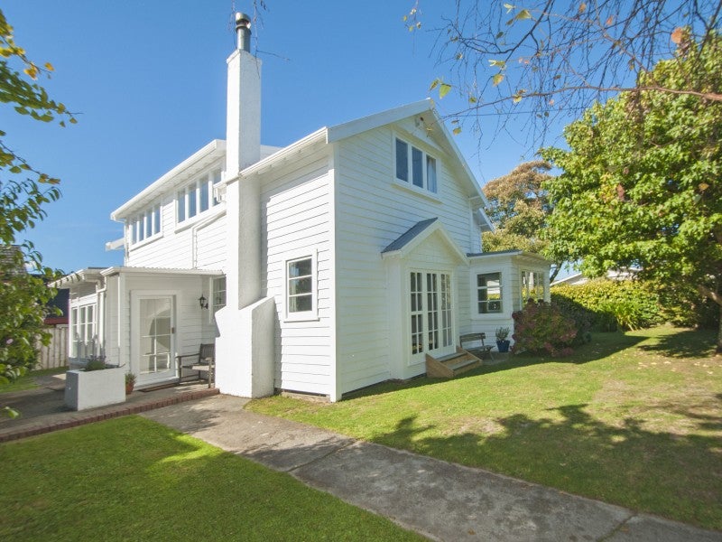 7 Riddiford Street, Woburn, Lower Hutt - Carousel 2