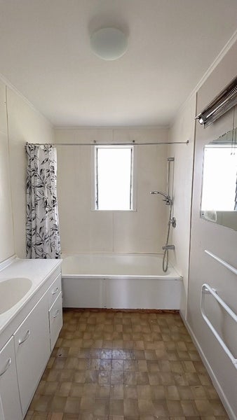 63 Bond Crescent, Forrest Hill, Auckland - Carousel 8