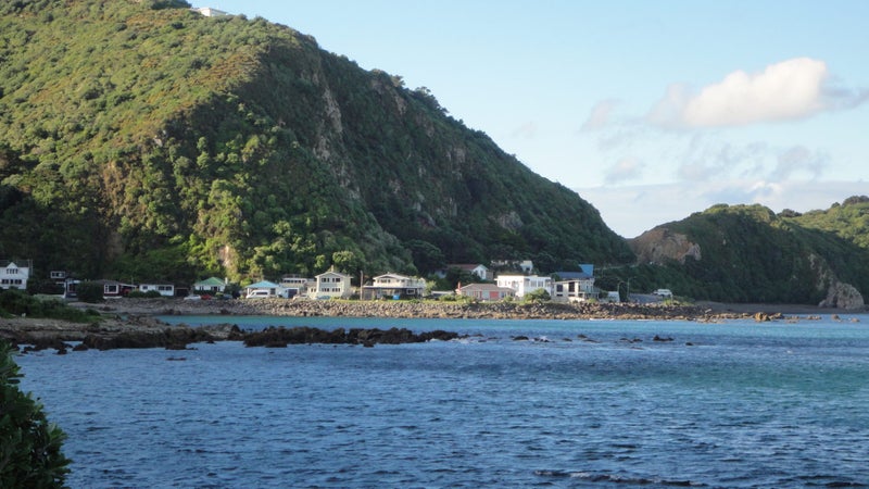 77 Breaker Bay Road, Breaker Bay, Wellington - Carousel 1