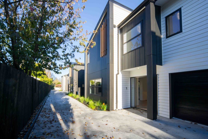 2/11 Comries Road, Chartwell, Hamilton - Carousel 1