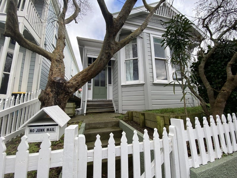 174 Tasman Street, Mount Cook, Wellington - Carousel 1