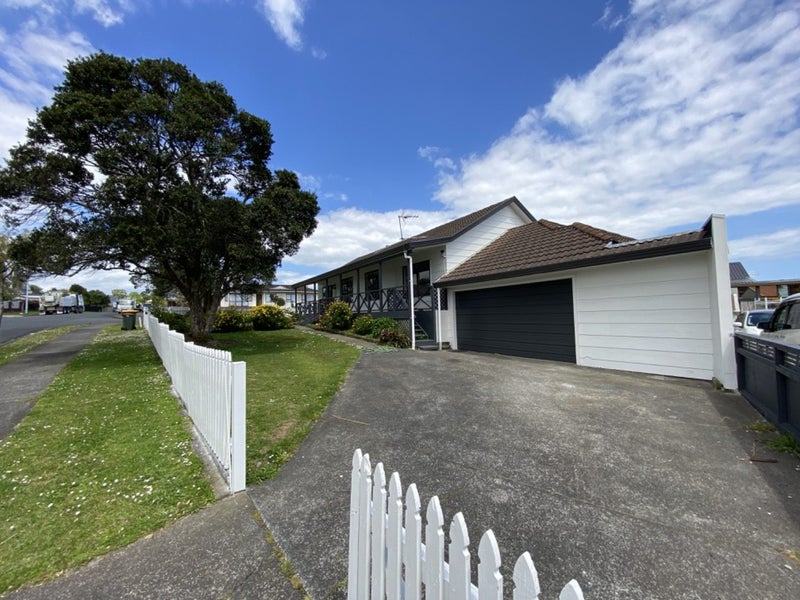 62 Charntay Avenue, Clover Park, Auckland - Carousel 1