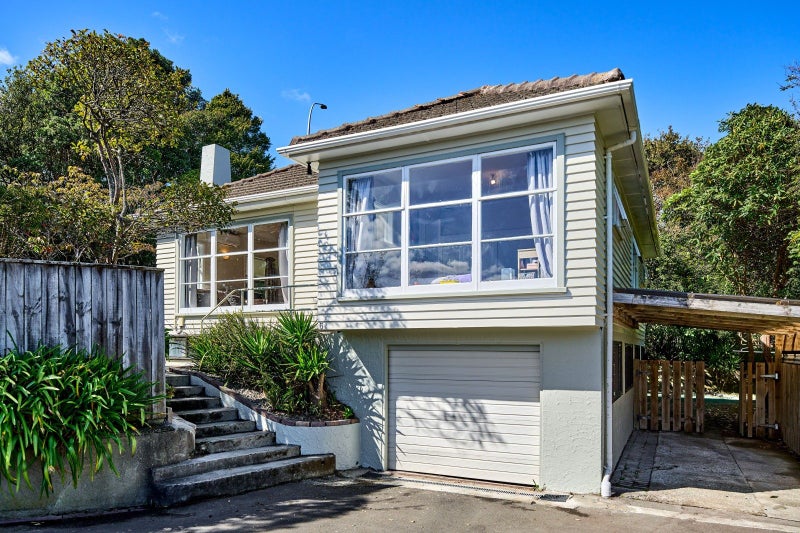 6 Matai Street, Tawa, Wellington - Carousel 1