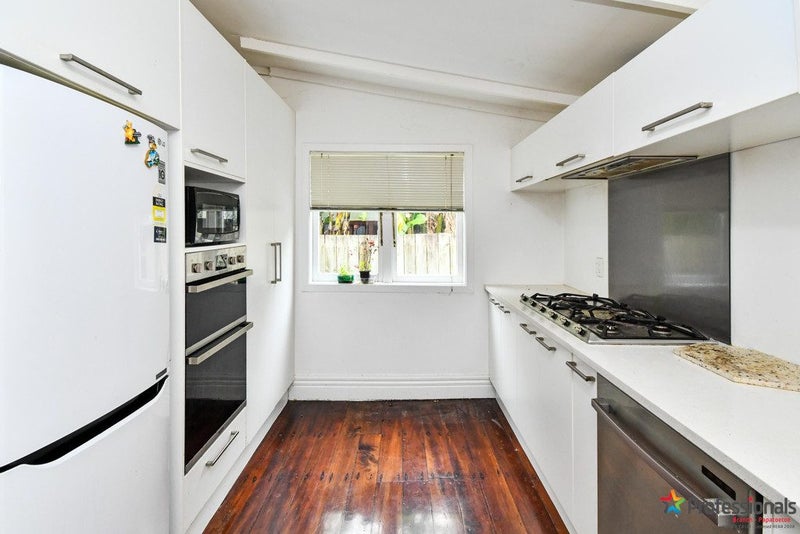 7 Donegal Street, Avondale, Auckland - Carousel 2
