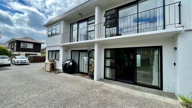 4/767 Beach Road, Browns Bay, Auckland - Carousel 1