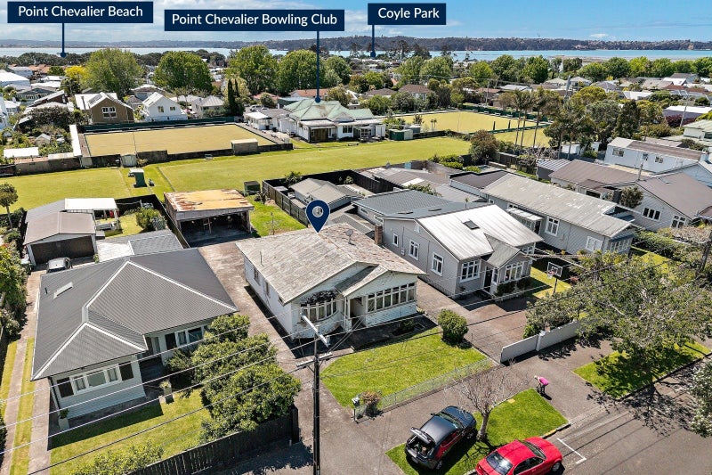 24 Te Ra Road, Point Chevalier, Auckland - Carousel 1