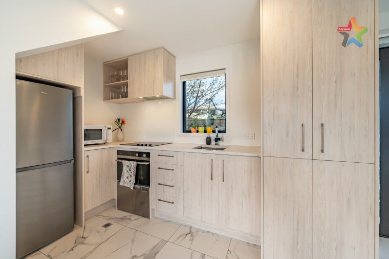 8/97 Whites Line East, Waiwhetū, Lower Hutt - Carousel 2