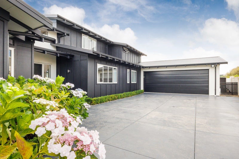 5 Fairway Grove, Hokowhitu, Palmerston North - Carousel 2