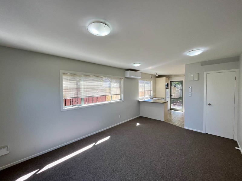 8 Lilian Place, Farm Cove, Auckland - Carousel 2