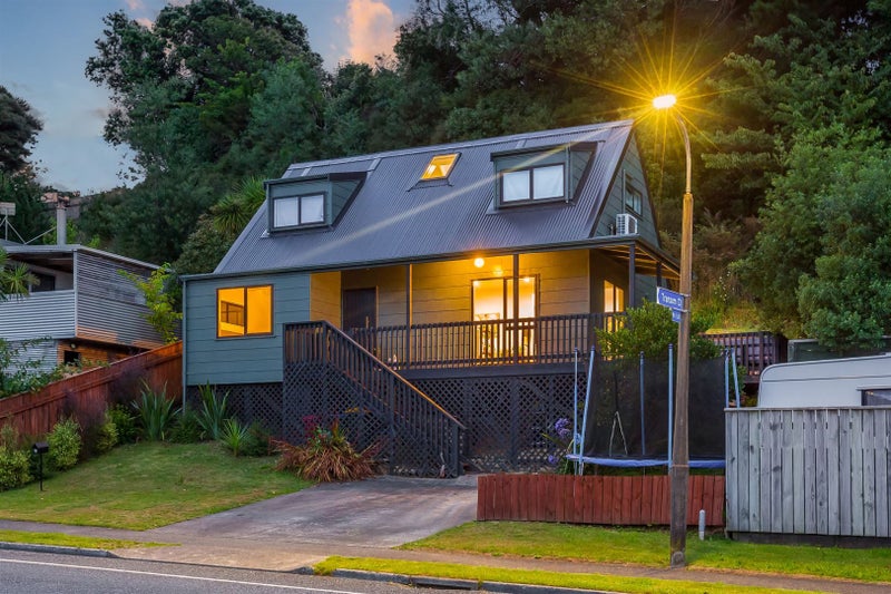 63 Omapere Street, Whitby, Porirua - Carousel 1