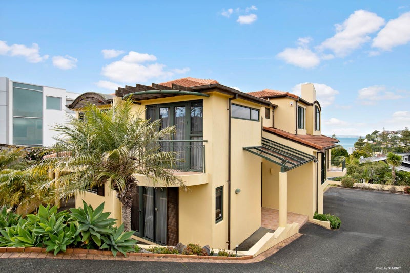 13A Brighton Terrace, Mairangi Bay, Auckland - Carousel 1