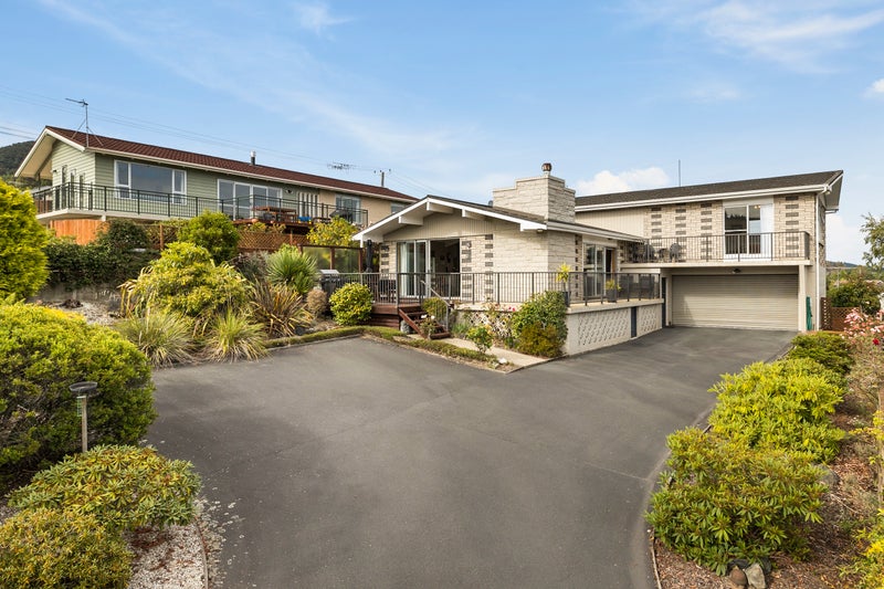 9 Gebbie Street, Kinmont Park, Mosgiel - Carousel 24