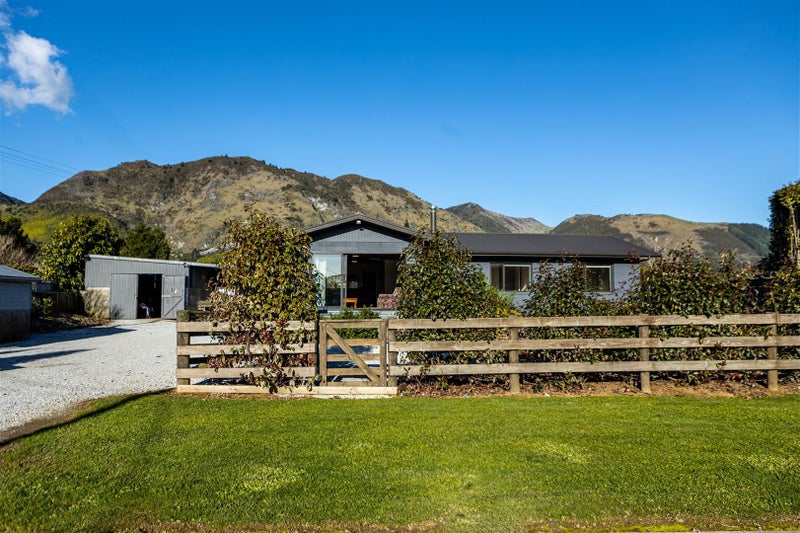 416 Glenview Road, Takaka - Carousel 1